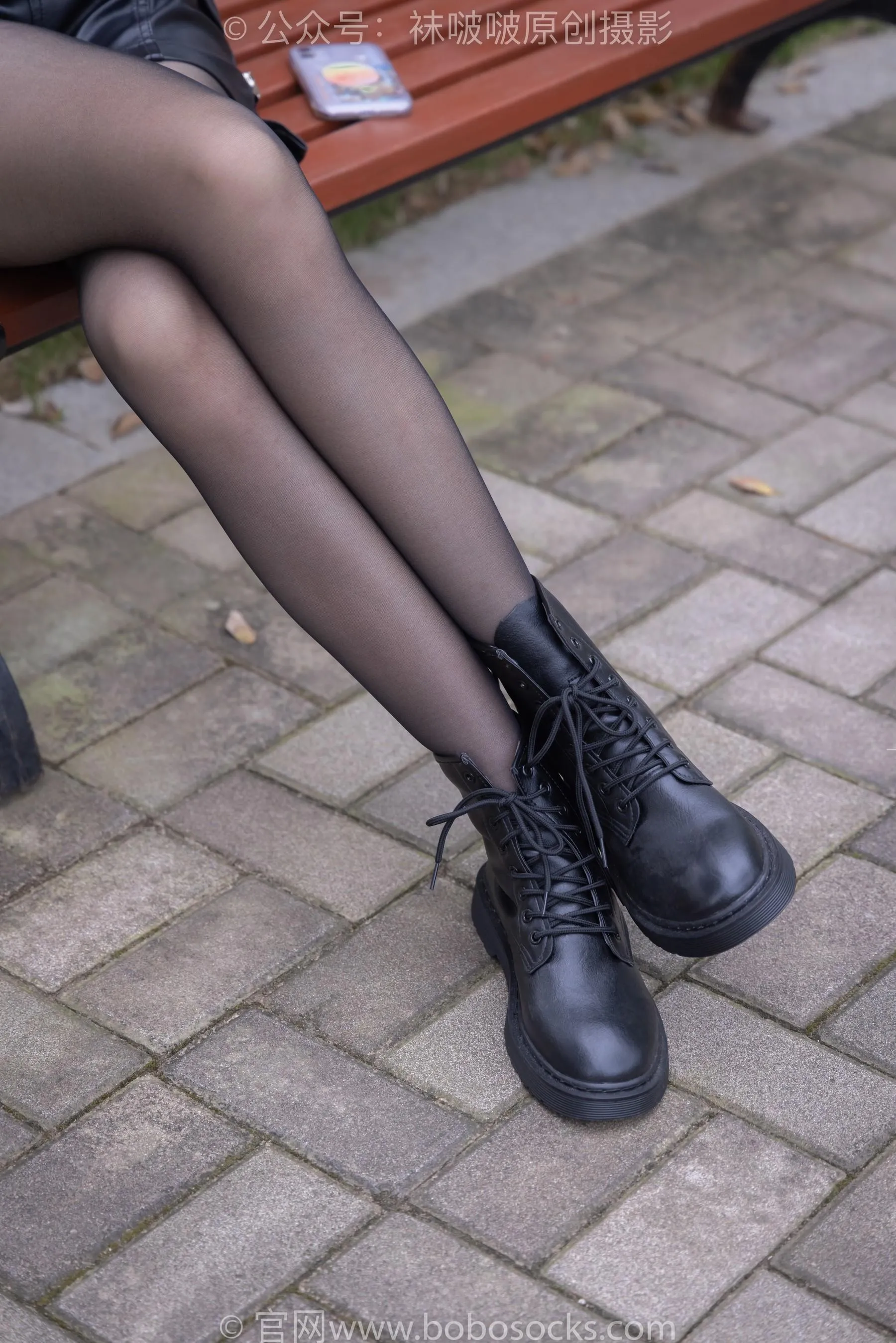 [BoBoSocks袜啵啵]NO.221 小甜豆-马丁靴、黑丝 [83P]插图2